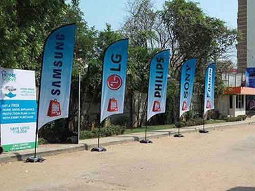 • تنوع ابعاد و طرح در پرچم: